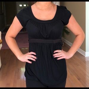 Super cute and comfy black tie shirt!